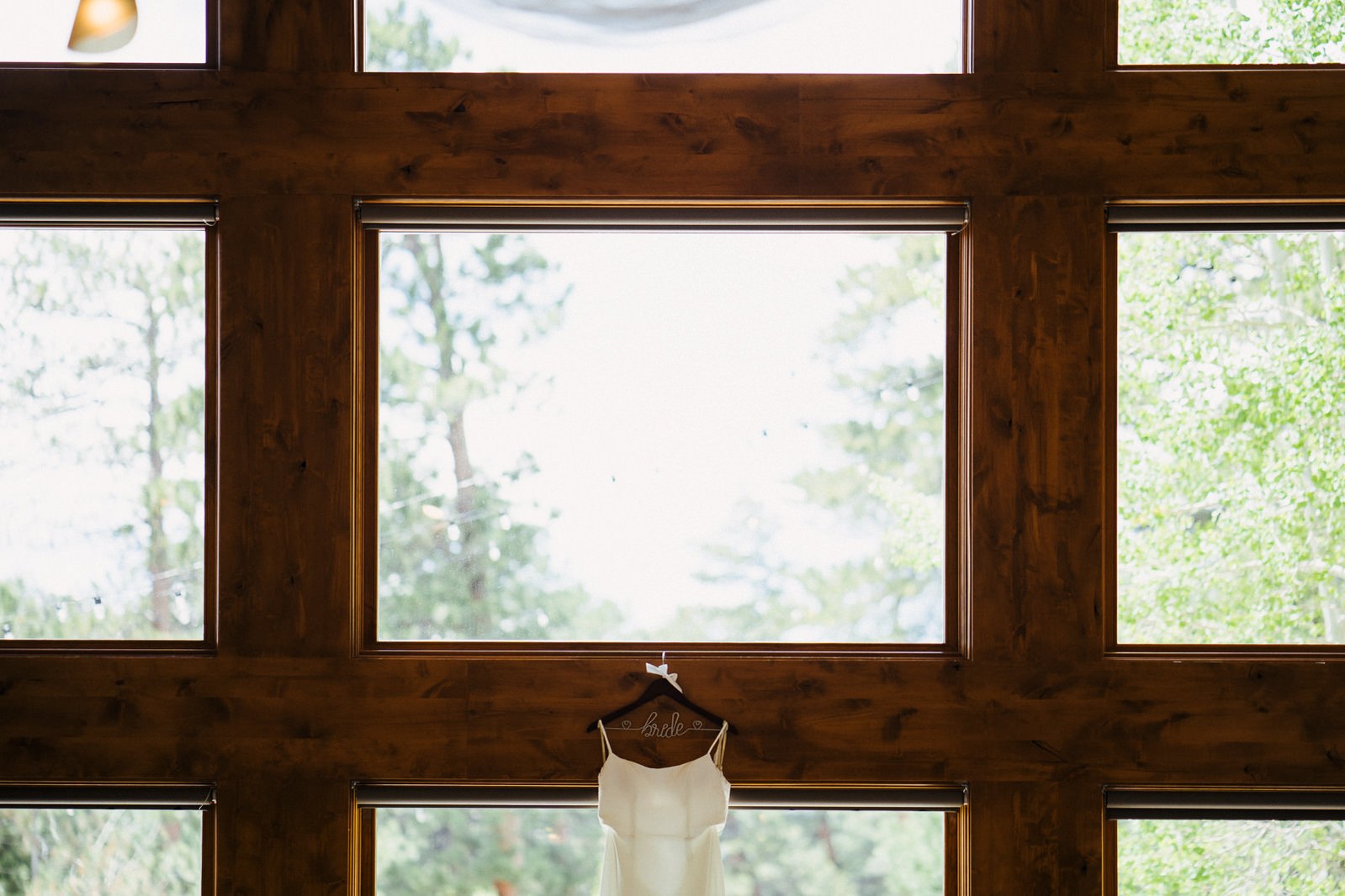 Wide shot of dress at the Della Terra in Estes Park, Colorado.