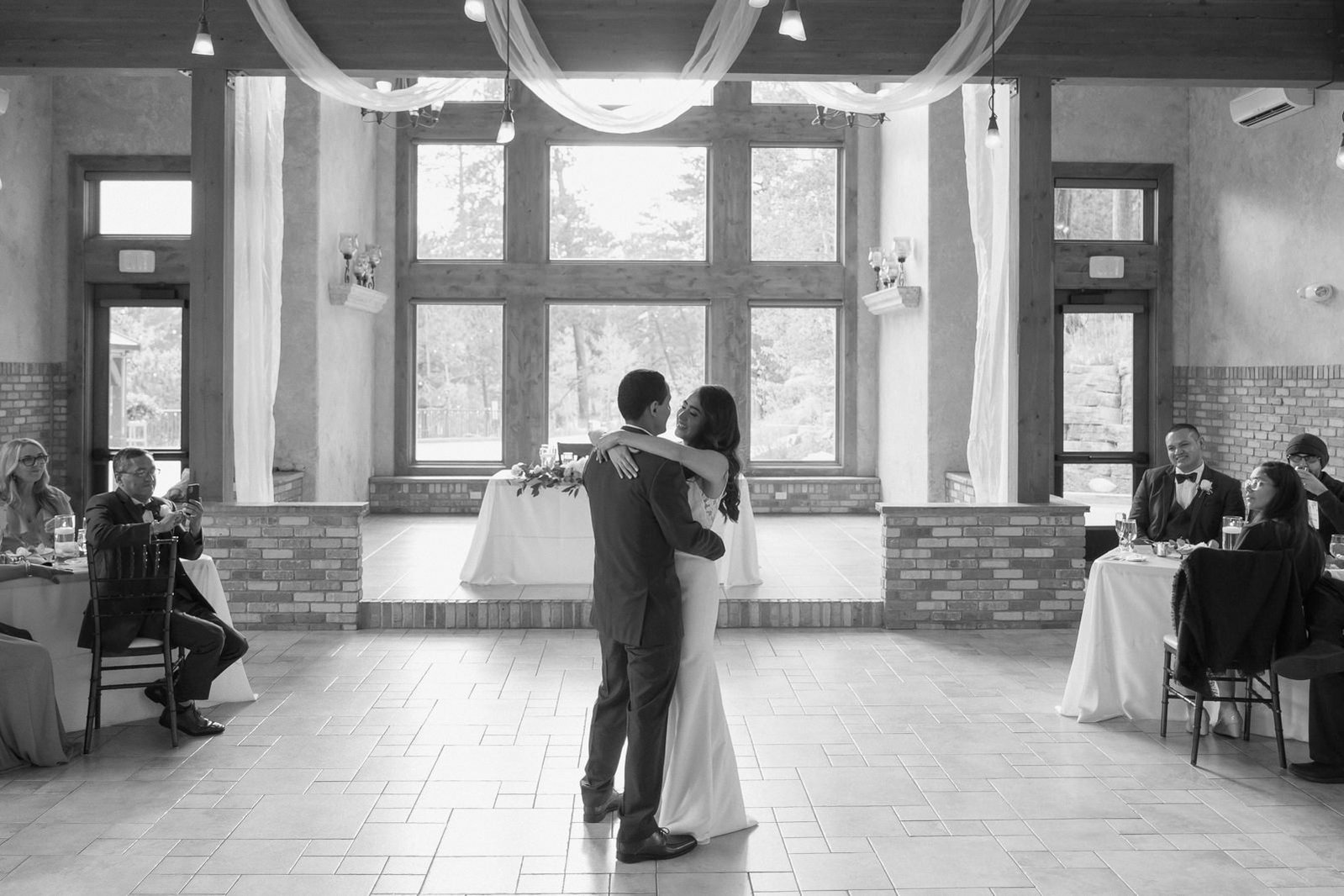 Wide dance, Della Terra Mountain Chateau.