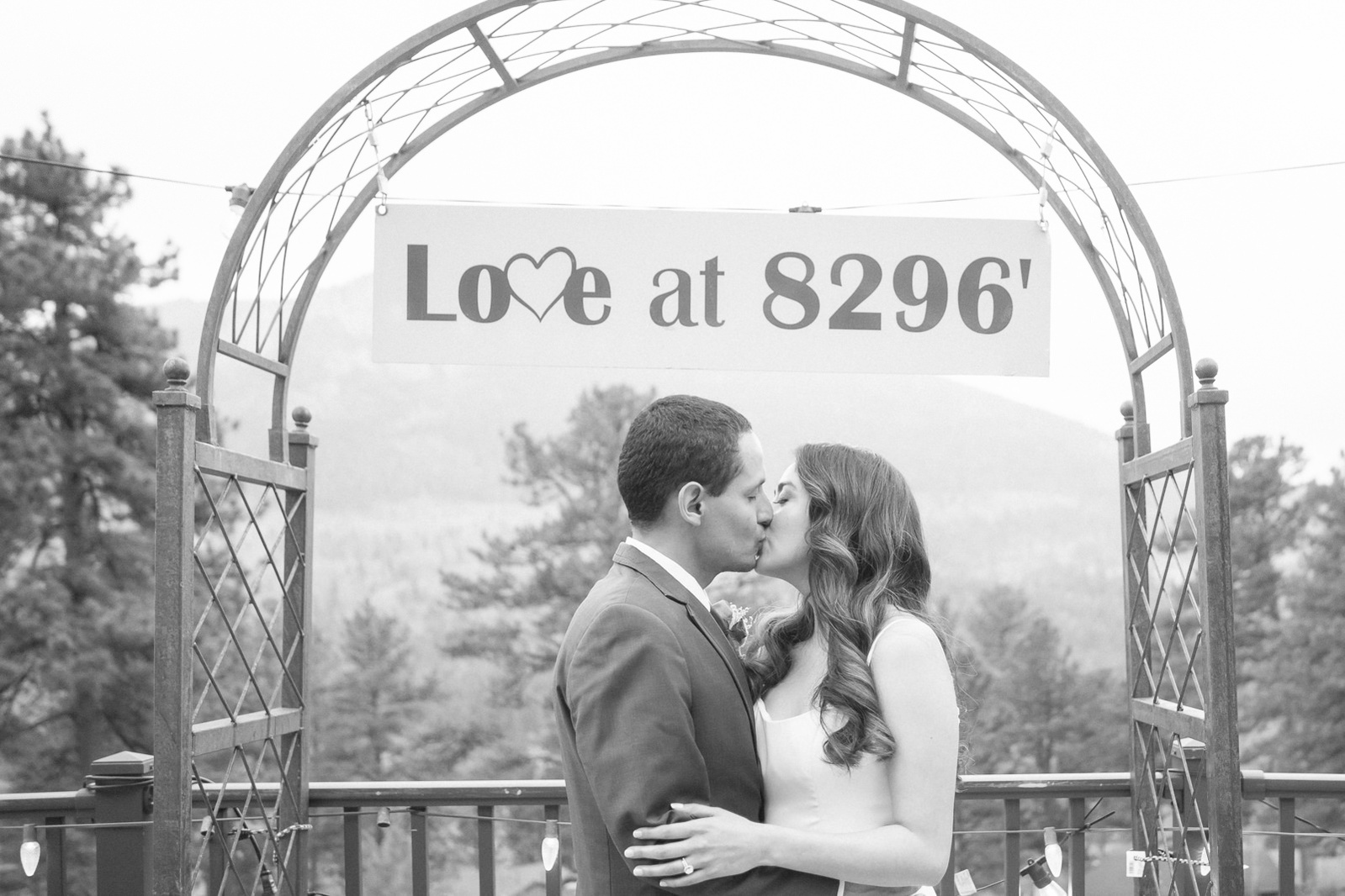 Love at 5280, Della Terra Mountain Chateau.