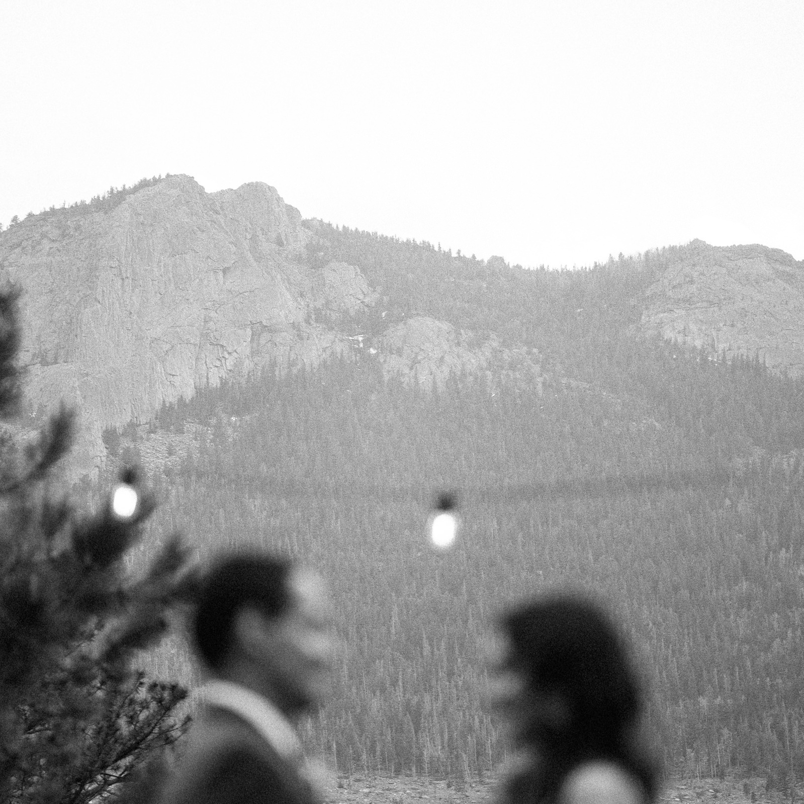 Bride and Groom - Mountain Views, Della Terra Mountain Chateau.