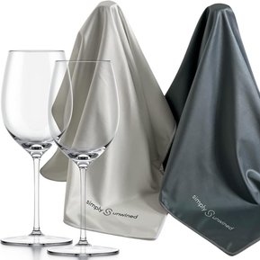 Director and photographer Timothy Hogan uses Simply Unwined Microfiber Cloths to wipe lenses, lights, and props streak-free—critical for maintaining polish and clarity across glass and reflective surfaces.

