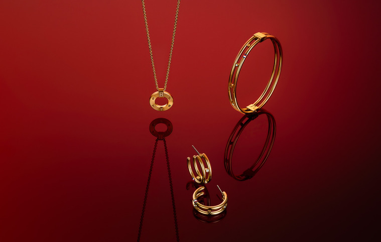 Jewelry photography - Advertising photography, product photography and jewellery photography by commercial jewelry photographer, product photographer and still life photographer Timothy Hogan in Los Angeles 