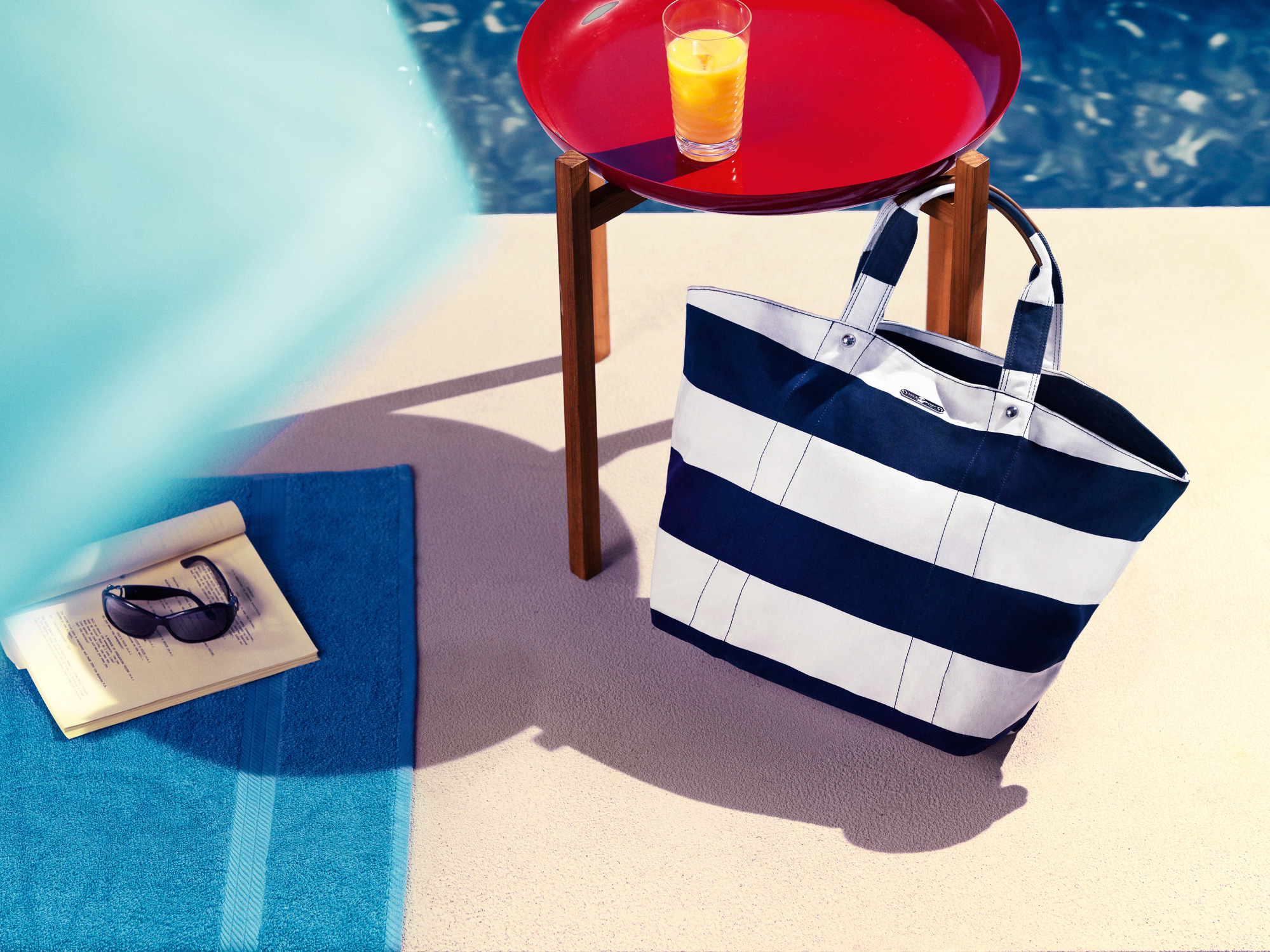 Commercial and advertising product photography for footwear, bags and eyewear accessories by still life photographer, product photographer and commercial photographer Timothy Hogan for Tommy Hilfiger