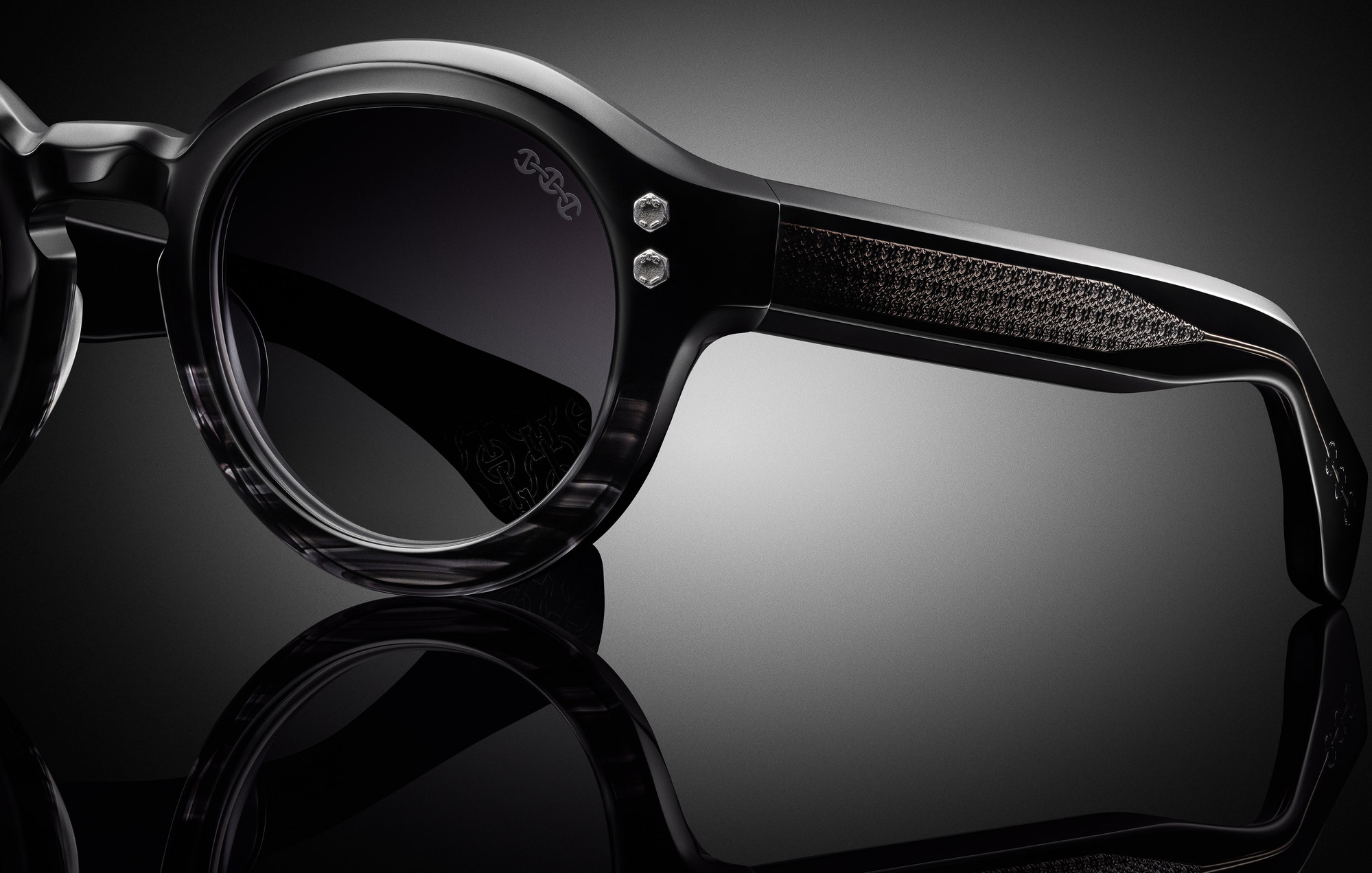 Commercial and advertising product photography for eyewear accessories by Hoorsenbuhs