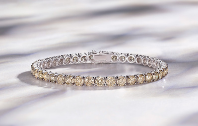 Jewelry photography - Advertising photography, product photography and jewellery photography by commercial jewelry photographer, product photographer and still life photographer Timothy Hogan in Los Angeles 