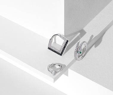 Jewelry photography - Advertising photography, product photography and jewellery photography by commercial jewelry photographer, product photographer and still life photographer Timothy Hogan in Los Angeles 