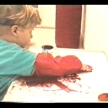artist iari varriale as a child playing with colors