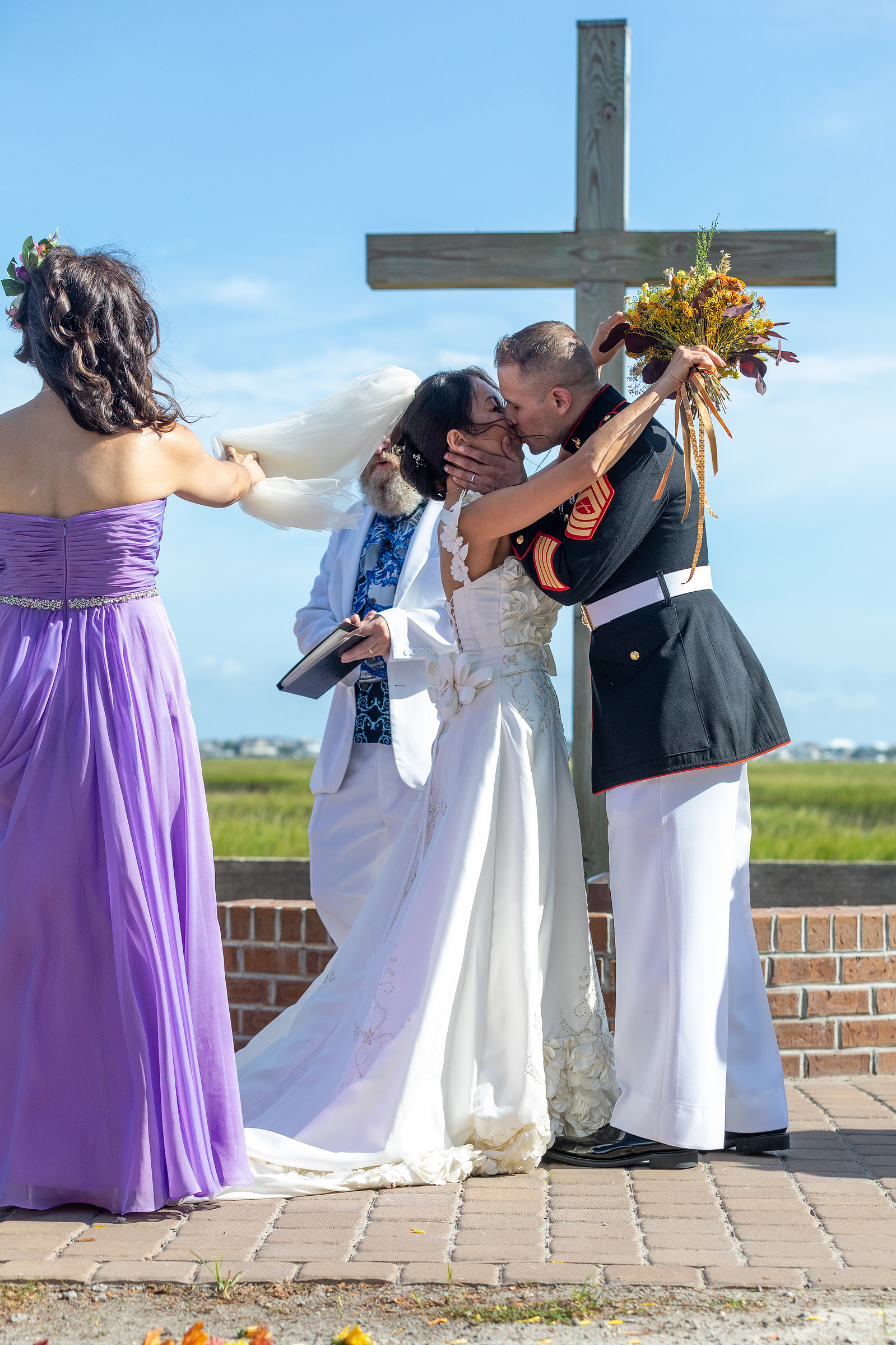 cross, kissing, happy couple, married, murrells inlet, south carolina, marine, fall, autumn, flowers, color