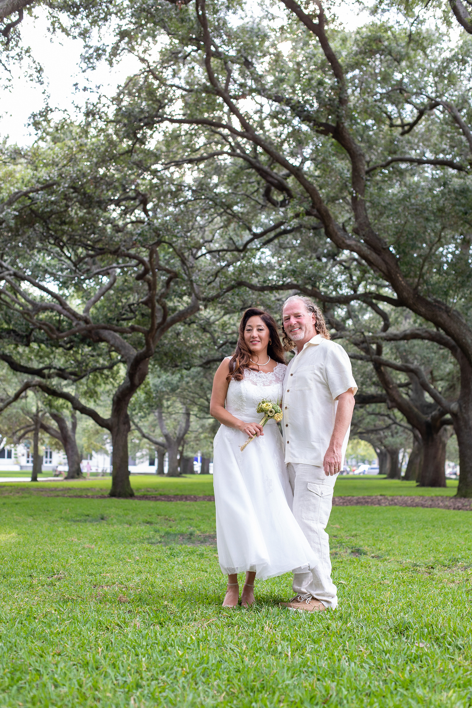 charleston, battery park, couple, formal photo poses, smiling, laughter, couple in love.