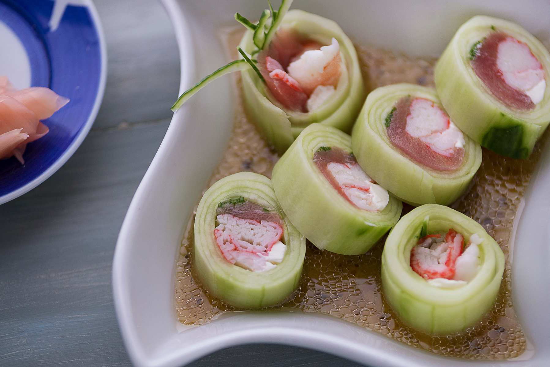maki roll, green, cucumber, soy, crab, funky plate, bowl, white