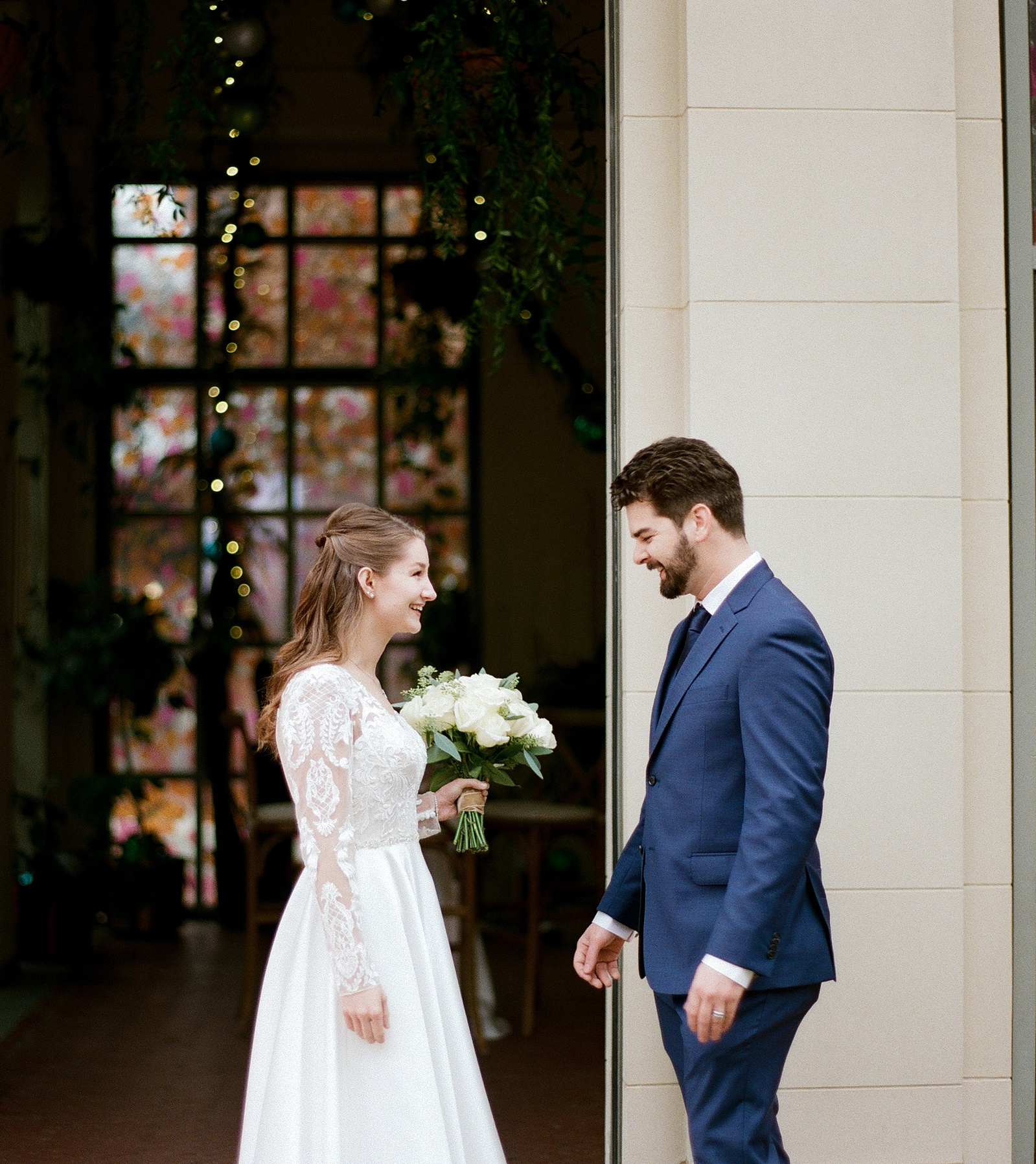 first look in Sundance Square Fort Worth, Fort Worth Tarrant County Courthouse Wedding