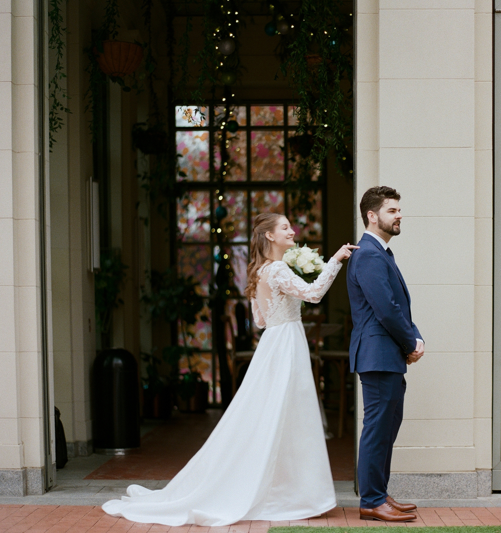 first look in Sundance Square Fort Worth, Fort Worth Tarrant County Courthouse Wedding