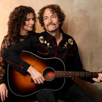 Musicians Hilary Tipps and Steve Obermiller portrait photography by Amber Shumake studio photographer