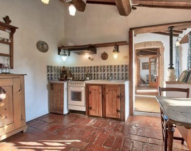 Unique one-week photography workshop at  the peaceful, remote Villa Tirisondola in Chiusdino, Italy