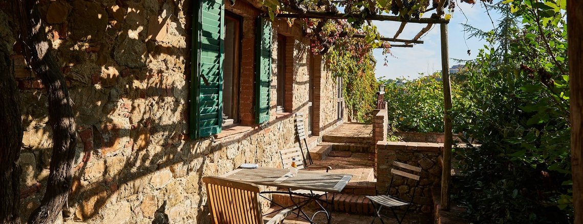 Workshop for female photographers in Italy, at an idyllic location, close to nature, and shared with a small community of fellow photographers