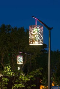 luminaire éclairage public fonctionnel objet design décoration espace public mât sécurité uniformité lumière jeux pour enfants promenade parc urbain couleur filtre dichroique nuit crépuscule ambiance nocturne LED