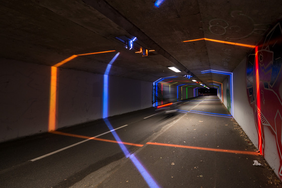 éclairage passage Jean Robic strasbourg lumière colorée lame chromatique piéton velos cycliste scénario Europe dynamique décor ambiance