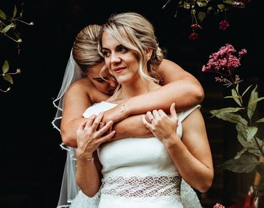 bridal makeup & hair based in sutton, surrey.