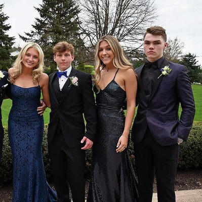It's prom night! Don't rely on a camera phone for this memory. Make it a professional photographer.
