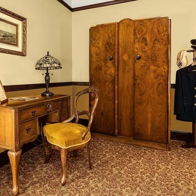 Harvey House Slaton, Interior Photograph of Navajo Room