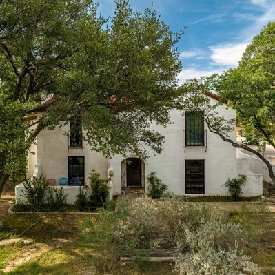 Photograph of front of Prideaux/Mahon Home, Lubbock, Texas