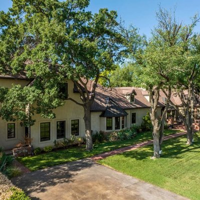 Side Photograph of Levine-Keeney Home, Lubbock, Texas