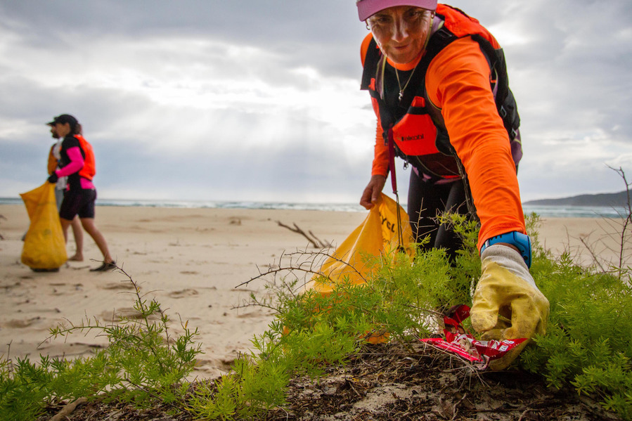 Erin van der Wyk Photography, Environmental Photography, Keep Australia Beautiful week, Litter, Rubbish removal, cleanup, documentary photography, Noosa, Australia, Kayaking, visual stories, create change