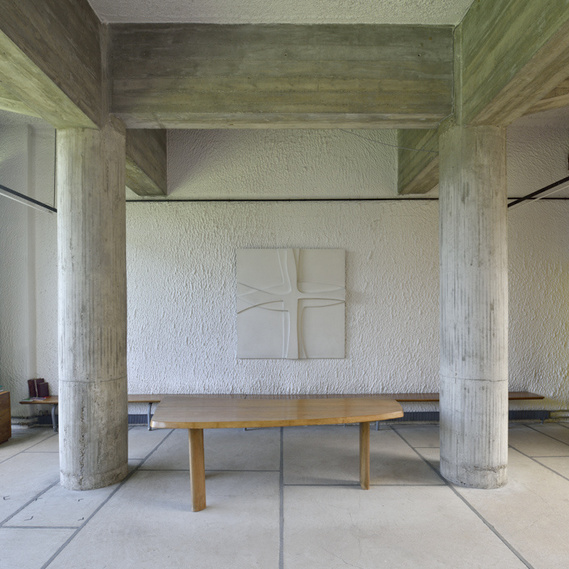 Couvent de la Tourette - Le Corbusier - salle intérieure 