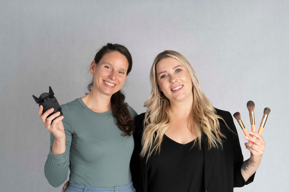 Katrin Johannsen (Stylistin) von Foerde Beauty und Katharina Rose von Businessfotokiel.de.