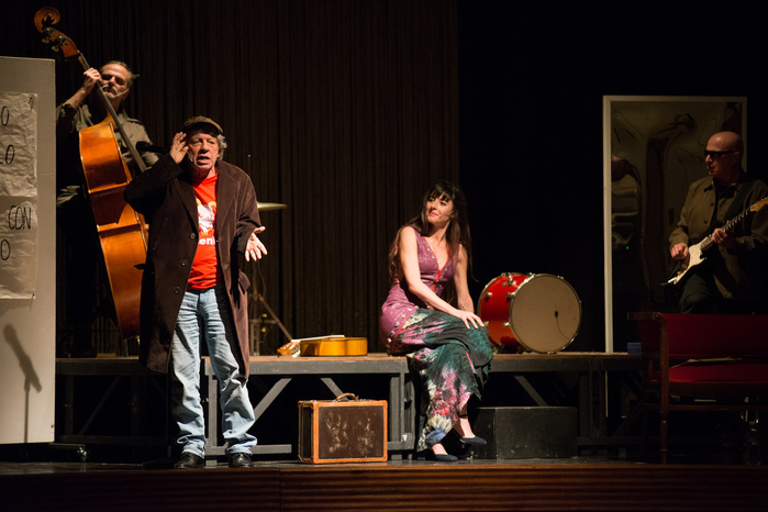 Theatre, Teatro, Spettacolo teatrale, Paolo Rossi, staged photography, fotografia di scena