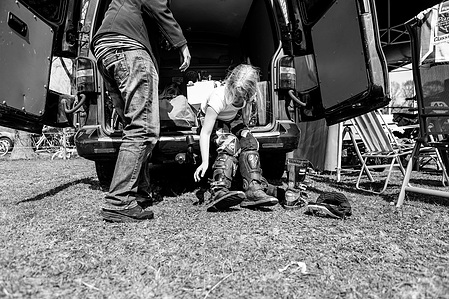 Janet Vermist Fotografie motorcross meisje kinderen sport grasbaan grasbaanrace 
