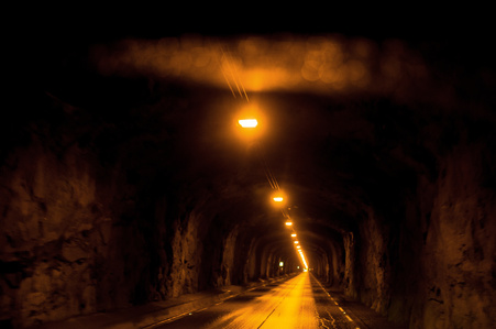 Janet Vermist Fotografie Claustrobie Claustrofobia Tunnel Donker Dark
