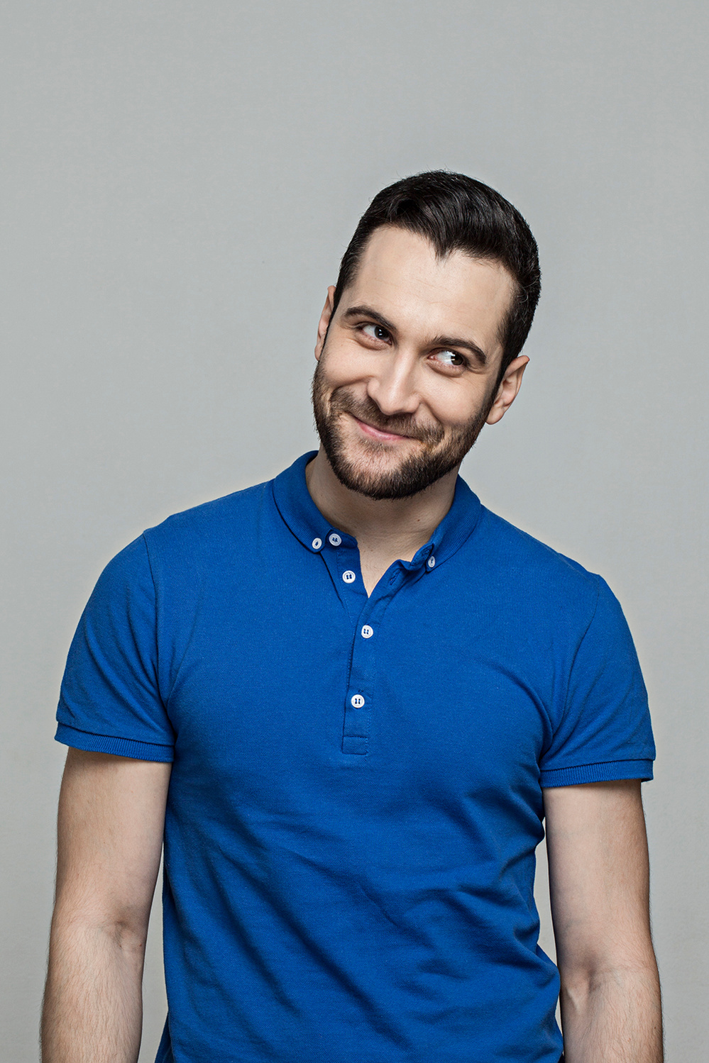 Portrait du comique en stand up Seb Mellia