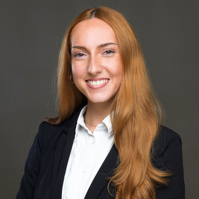 Portrait pour CV et LinkedIn d'une étudiante à l'université de la Sorbonne Paris Nord