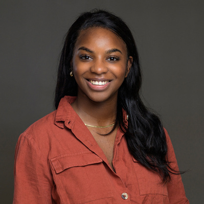 Portrait pour CV et LinkedIn d'une étudiante à l'université de la Sorbonne Paris Nord