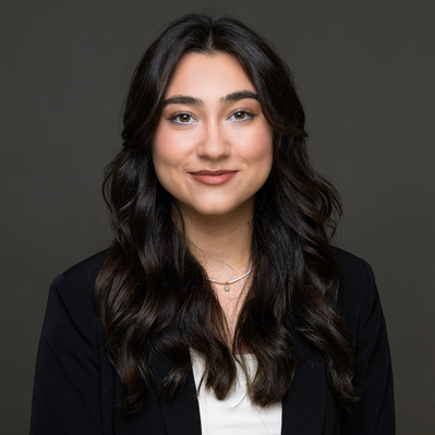 Portrait pour CV et LinkedIn d'une étudiante à l'université de la Sorbonne Paris Nord