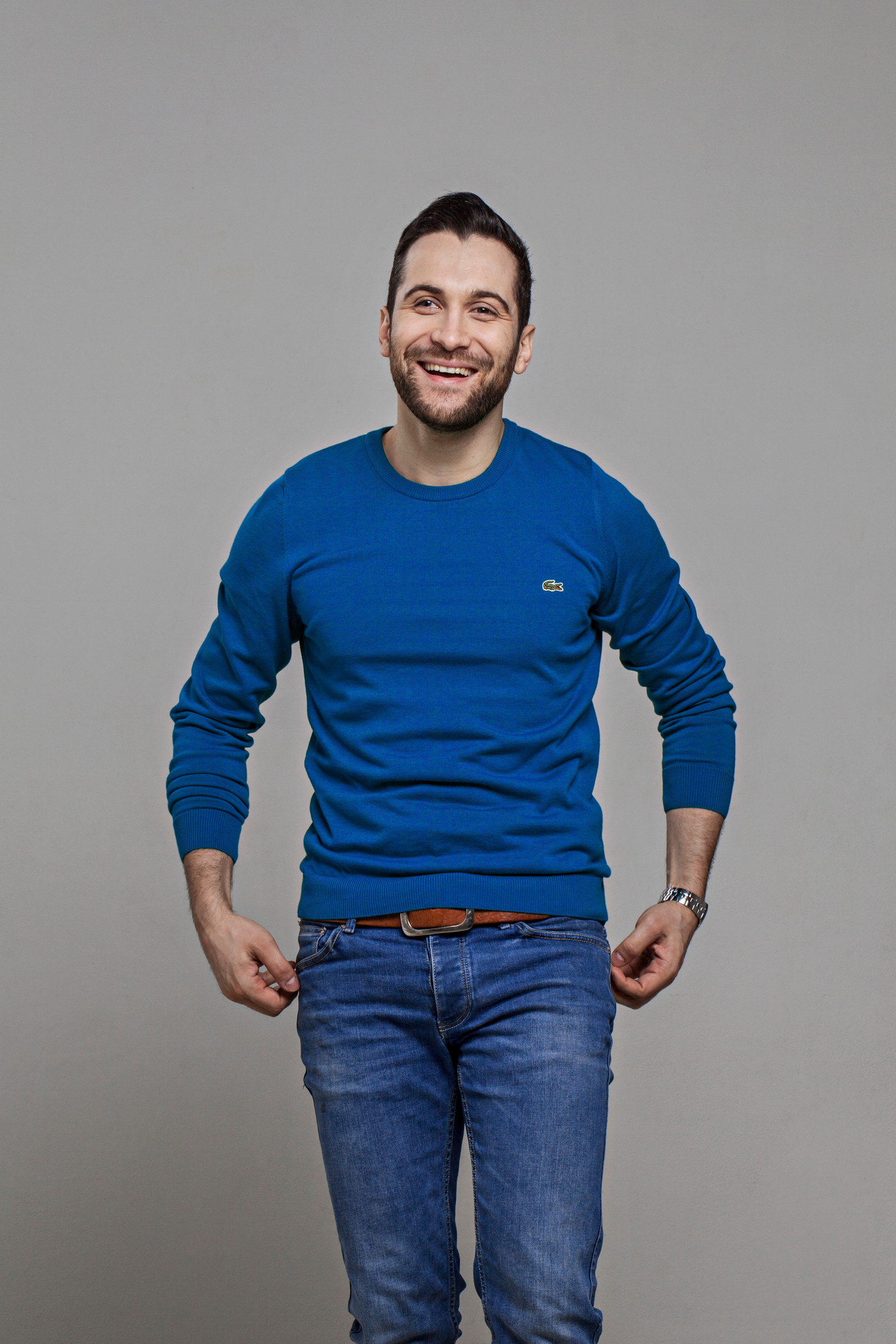 Portrait du comique en stand up Seb Mellia