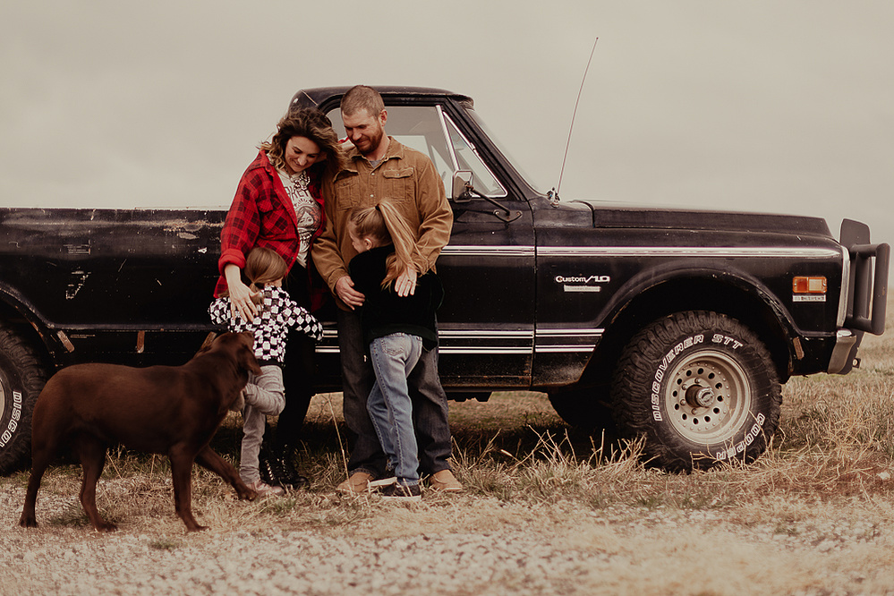 family portraits Casper Wyoming, portrait photography Casper Wyoming, Cari Faye Photography, family photography Casper Wyoming, family portraits Douglas Wyoming, unique family portraits, fun family portraits, in home family portraits, Cari Antonovich 