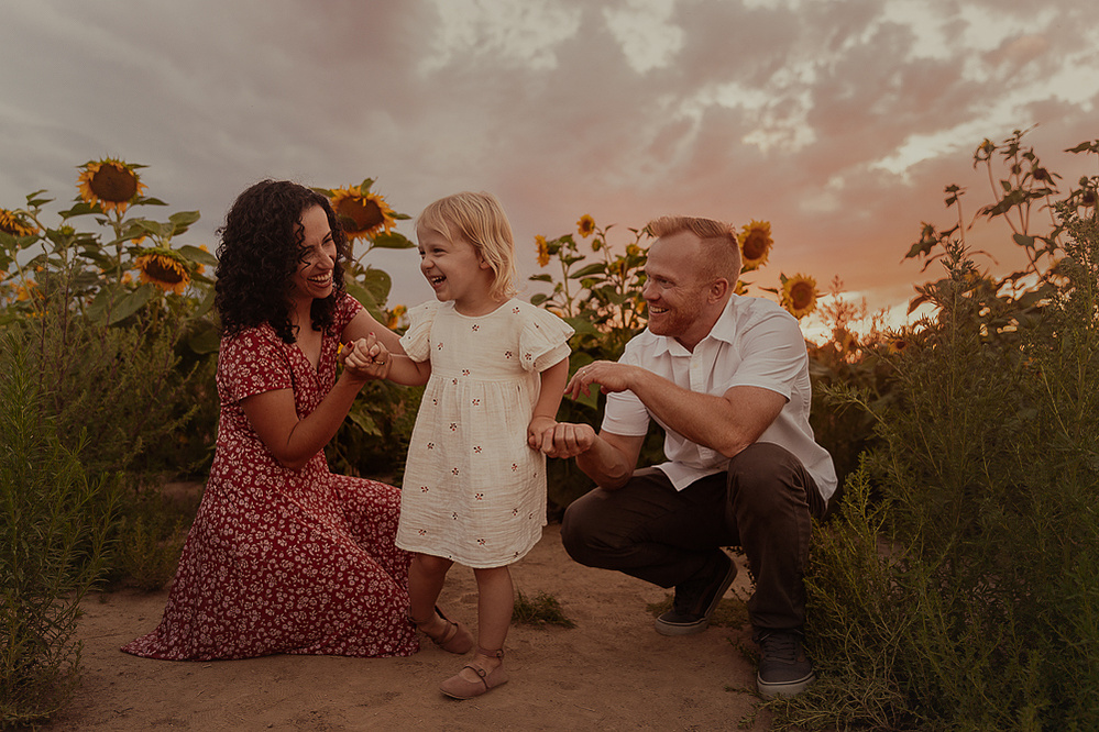 family portraits Casper Wyoming, Cari Faye Photography, photography Casper Wyoming, portrait photography Casper Wyoming, family photos Casper Wyoming, family portraits Denver Colorado, sunflower photos 