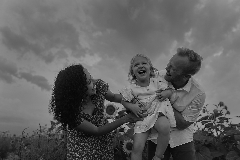 family portraits Casper Wyoming, Cari Faye Photography, photography Casper Wyoming, portrait photography Casper Wyoming, family photos Casper Wyoming, family portraits Denver Colorado, sunflower photos 