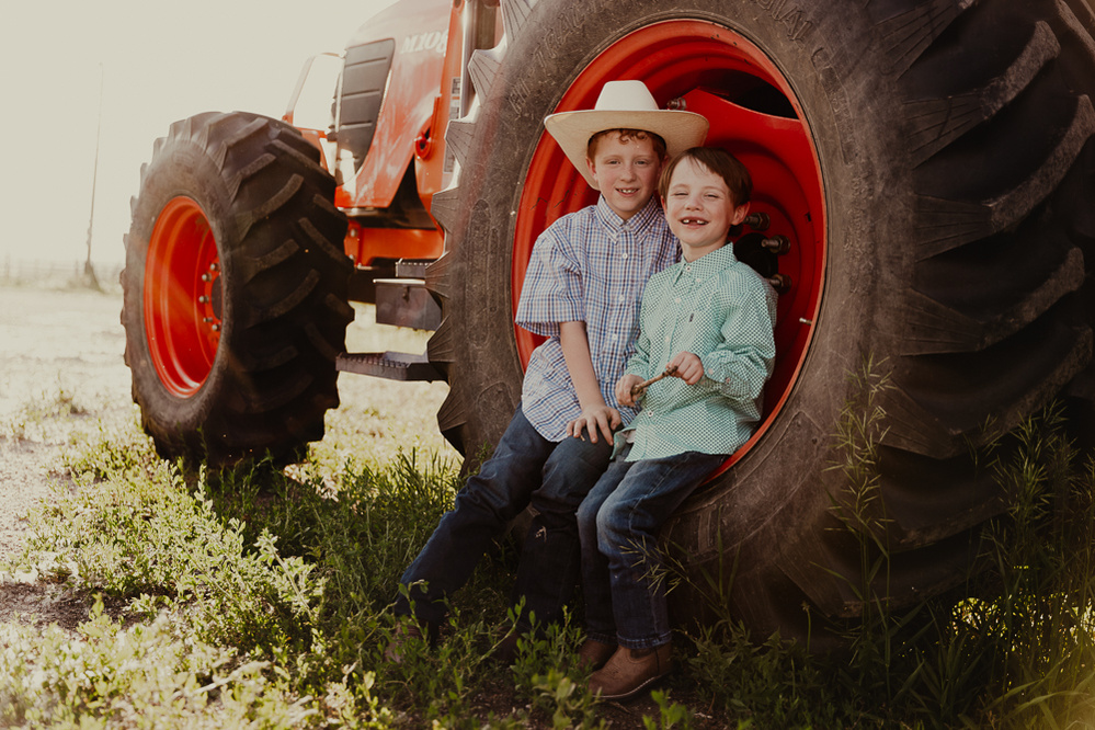 casper wyoming portrait photography, family portraits casper wyoming, wyoming portrait photography, the best portraits in wyoming, Cari Faye Photography, the white room studios