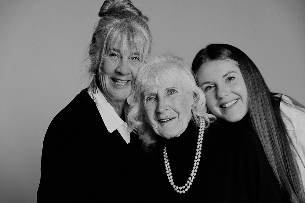 family photos Casper Wyoming, Casper Wyoming portrait photography, portrait studio Casper Wyoming, Douglas wyoming portraits, Glenrock wyoming family portraits, Dubois wyoming family portraits, Jackson wyoming family portraits, Cari Faye Antonovich,