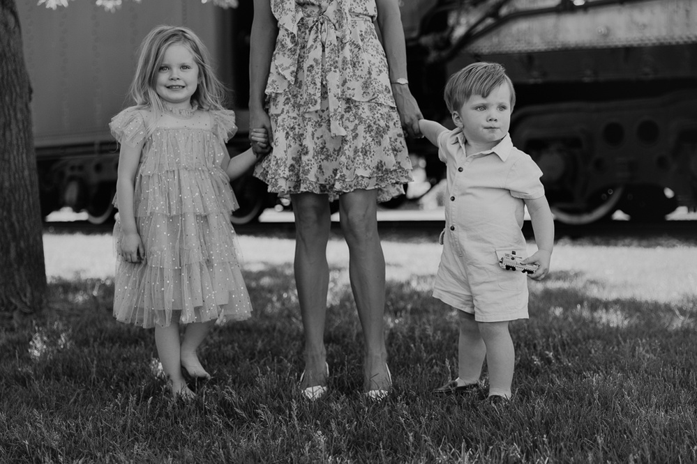 family photos Douglas wyoming, Douglas wyoming portrait photographer, family portraits Douglas wyoming, family portraits casper wyoming, mommy and me photos Douglas wyoming, Douglas train car museum, portrait photography Douglas wyoming