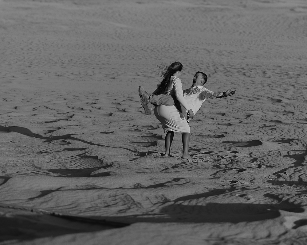 Portrait Photography by Cari Faye Antonovich in Casper, Wyoming, couples Photography by Cari Faye in Casper, Wyoming, engagement photography by Cari Faye in casper, wyoming, family photography by Cari Faye in casper, wyoming, seminoe sand dunes