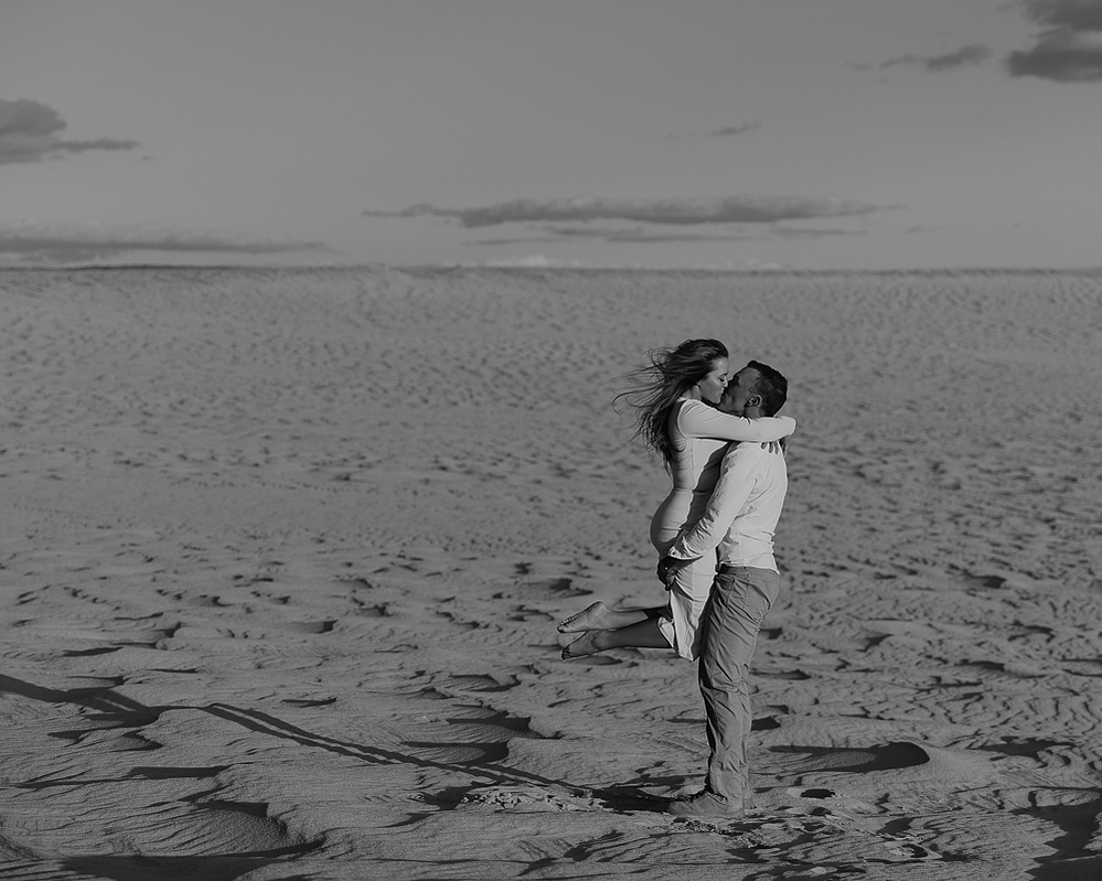 Portrait Photography by Cari Faye Antonovich in Casper, Wyoming, couples Photography by Cari Faye in Casper, Wyoming, engagement photography by Cari Faye in casper, wyoming, family photography by Cari Faye in casper, wyoming, seminoe sand dunes