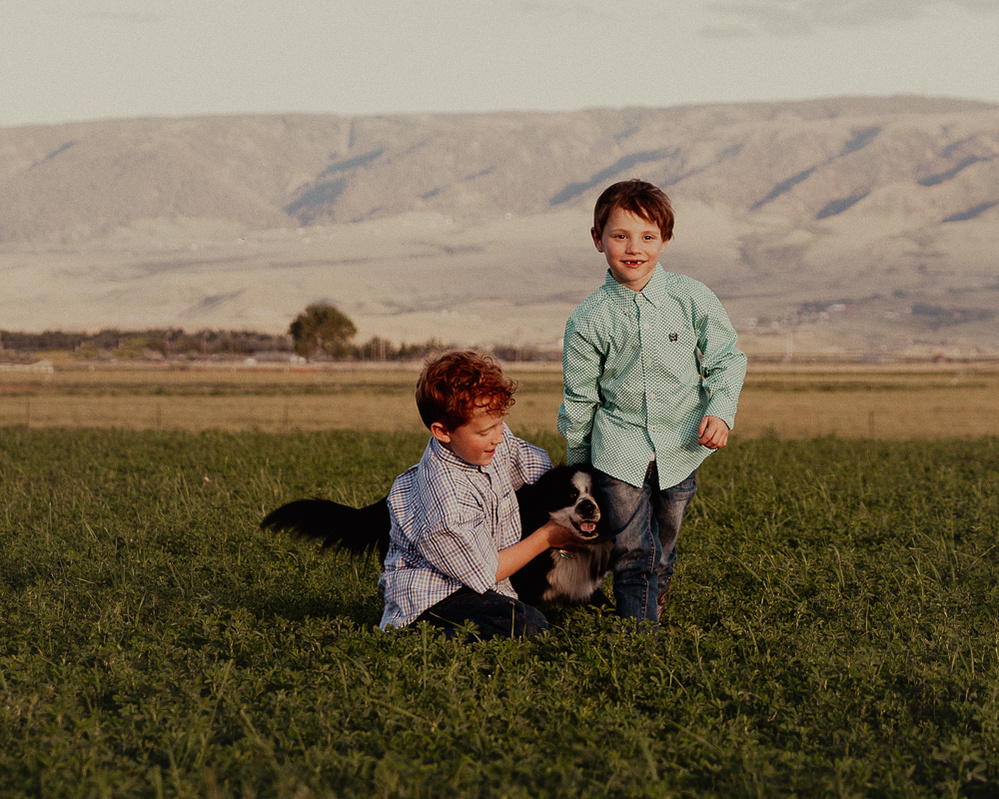 casper wyoming portrait photography, family portraits casper wyoming, wyoming portrait photography, the best portraits in wyoming, Cari Faye Photography, the white room studios