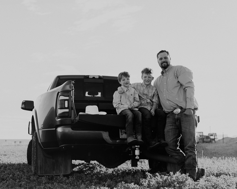 casper wyoming portrait photography, family portraits casper wyoming, wyoming portrait photography, the best portraits in wyoming, Cari Faye Photography, the white room studios