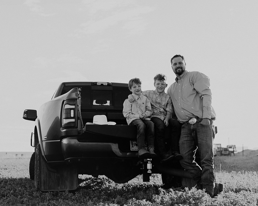casper wyoming portrait photography, family portraits casper wyoming, wyoming portrait photography, the best portraits in wyoming, Cari Faye Photography, the white room studios