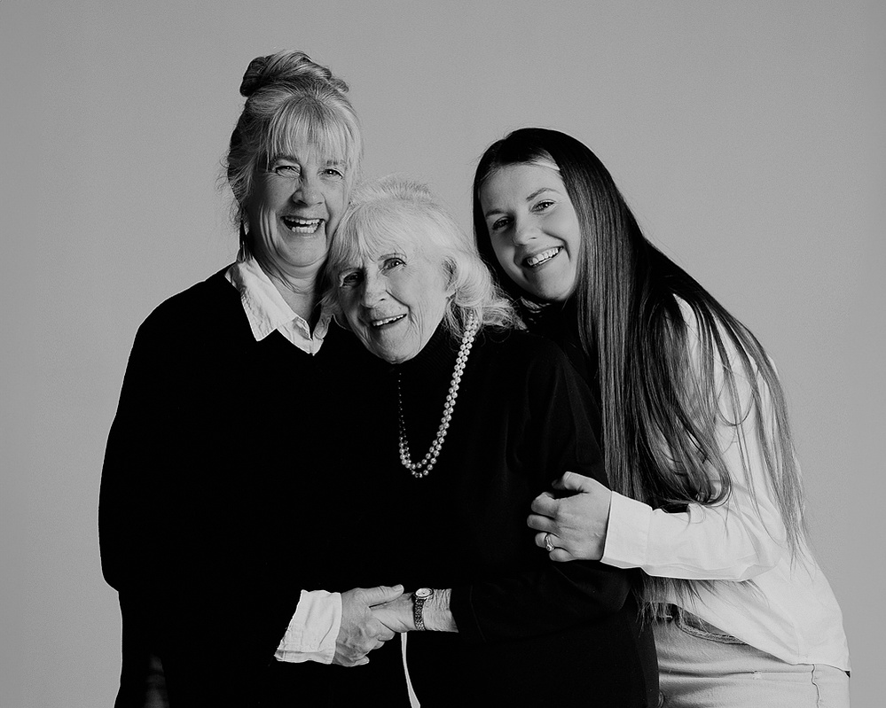 family photos Casper Wyoming, Casper Wyoming portrait photography, portrait studio Casper Wyoming, Douglas wyoming portraits, Glenrock wyoming family portraits, Dubois wyoming family portraits, Jackson wyoming family portraits, Cari Faye Antonovich,