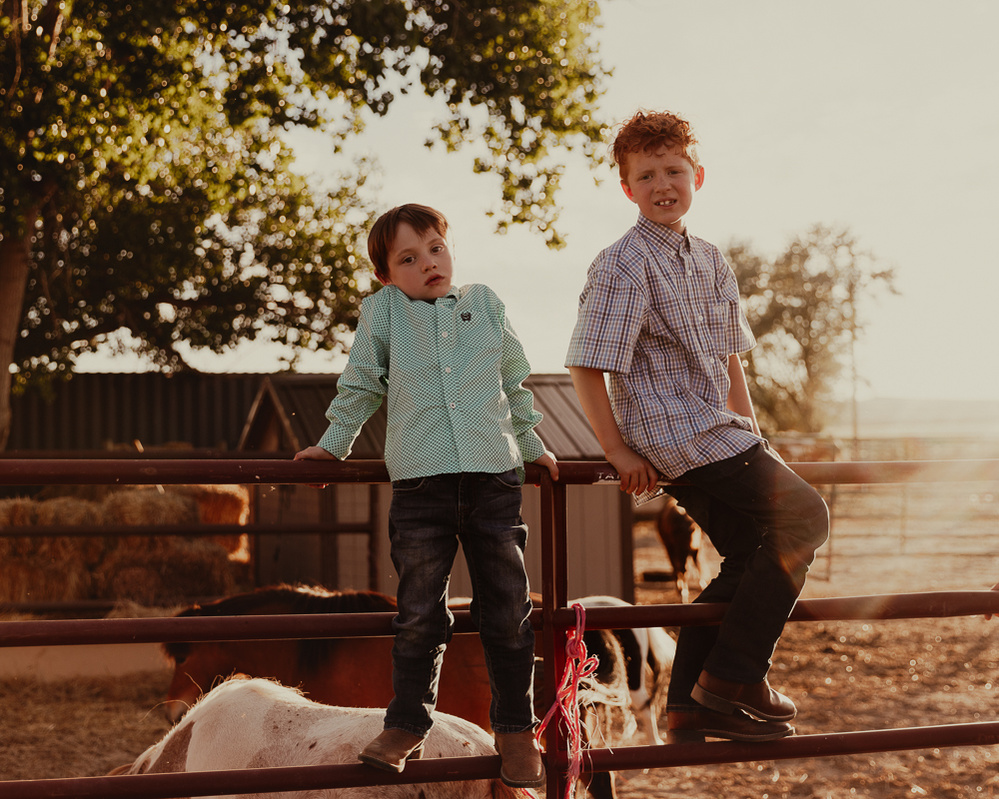 casper wyoming portrait photography, family portraits casper wyoming, wyoming portrait photography, the best portraits in wyoming, Cari Faye Photography, the white room studios